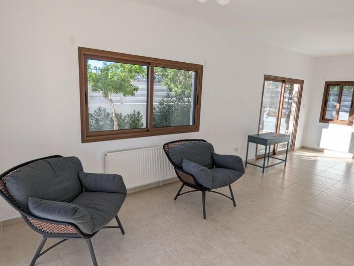 Image No.10-3 Bed Property for sale