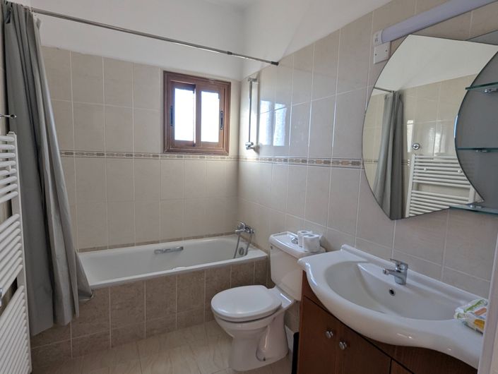 Image No.15-3 Bed Property for sale
