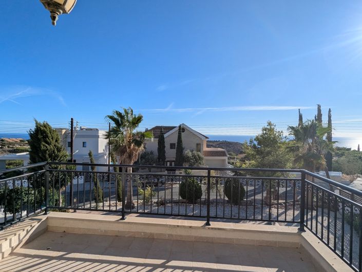 Image No.37-3 Bed Property for sale