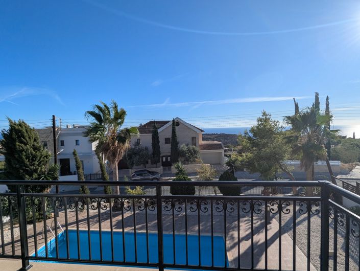 Image No.39-3 Bed Property for sale