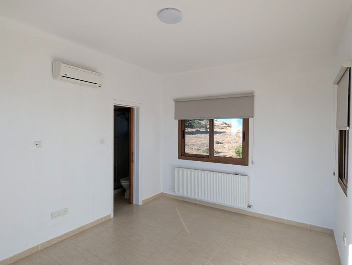 Image No.21-3 Bed Property for sale