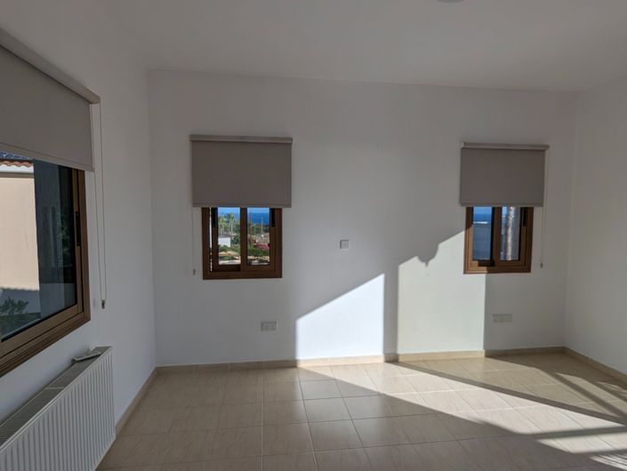 Image No.24-3 Bed Property for sale