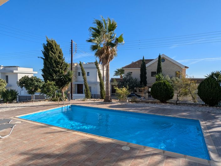 Image No.31-3 Bed Property for sale