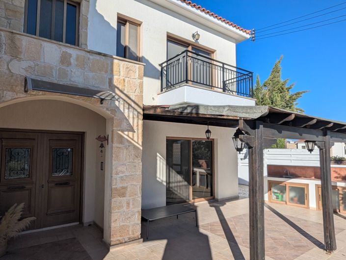 Image No.32-3 Bed Property for sale