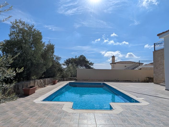 Image No.8-3 Bed Property for sale