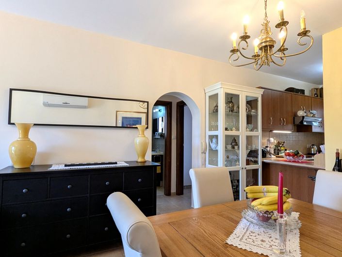 Image No.17-2 Bed Property for sale
