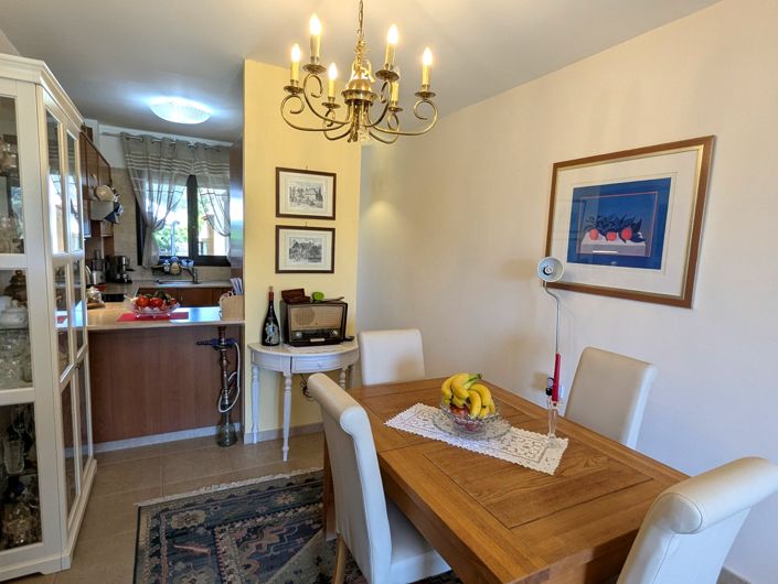 Image No.20-2 Bed Property for sale