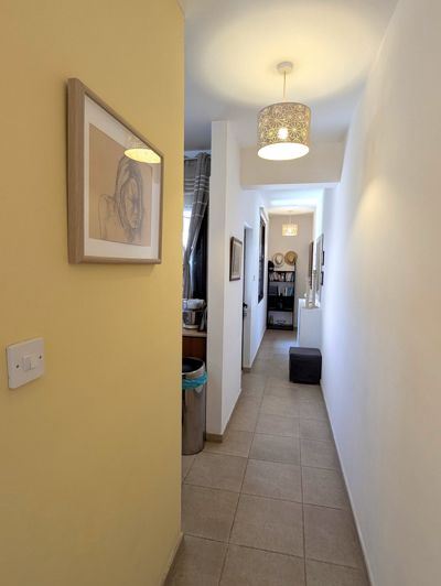 Image No.25-2 Bed Property for sale