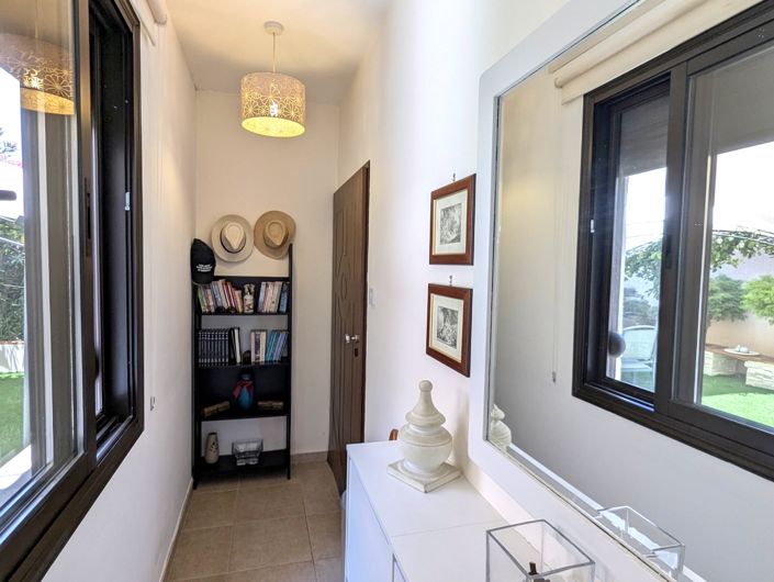 Image No.32-2 Bed Property for sale
