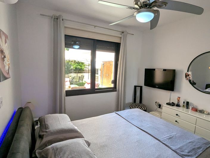 Image No.43-2 Bed Property for sale