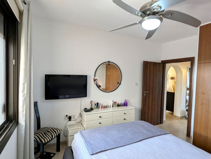 Image No.44-2 Bed Property for sale
