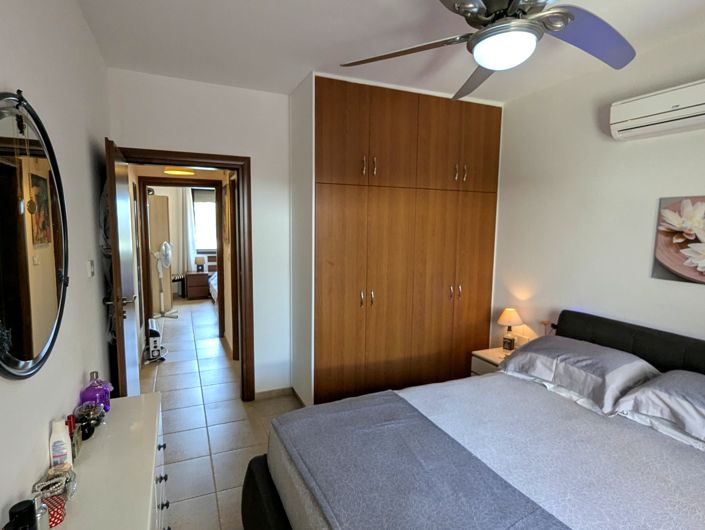 Image No.45-2 Bed Property for sale