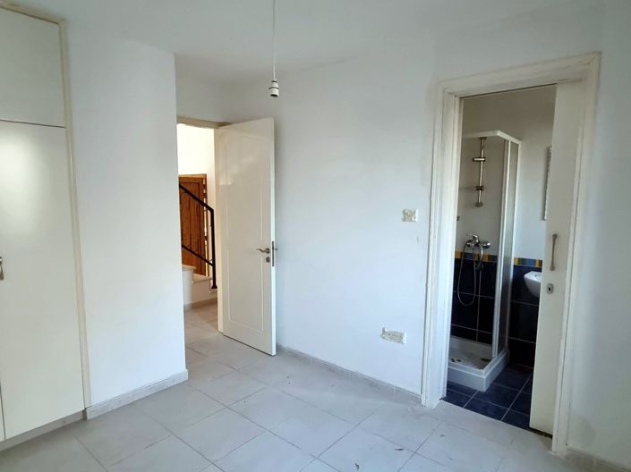 Image No.14-4 Bed Property for sale