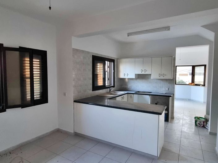 Image No.24-4 Bed Property for sale