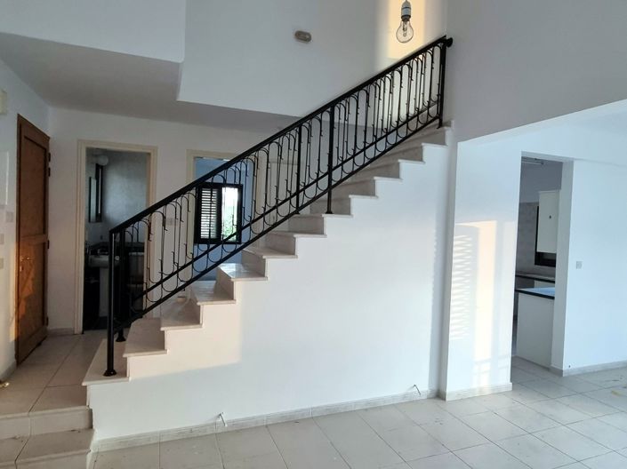 Image No.30-4 Bed Property for sale