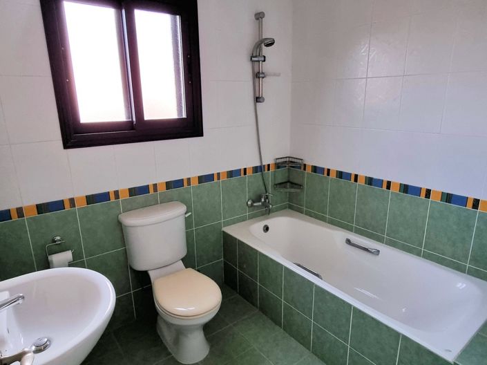 Image No.35-4 Bed Property for sale