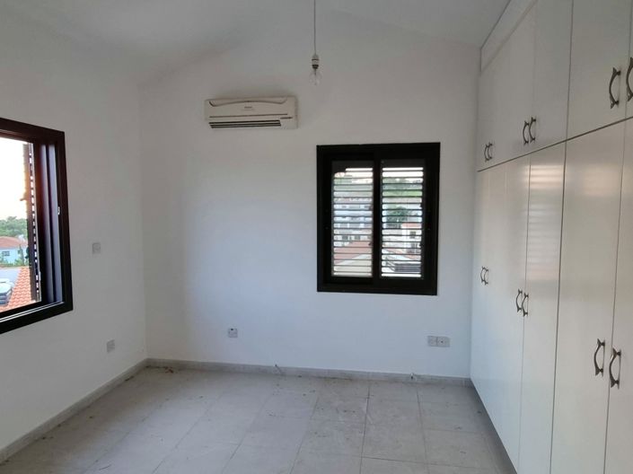 Image No.4-4 Bed Property for sale