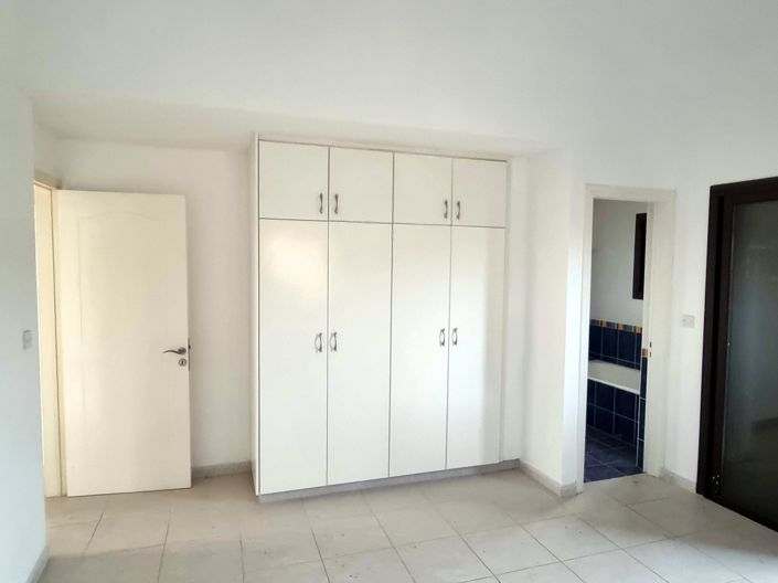 Image No.41-4 Bed Property for sale