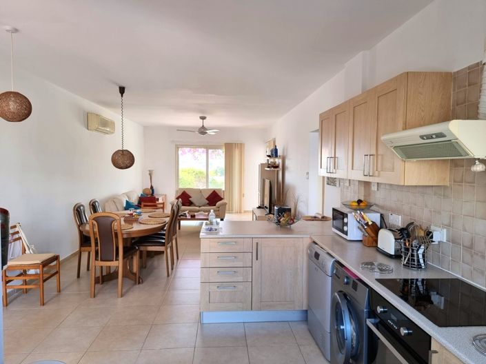 Image No.10-2 Bed Property for sale