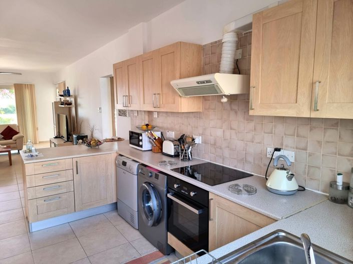 Image No.11-2 Bed Property for sale