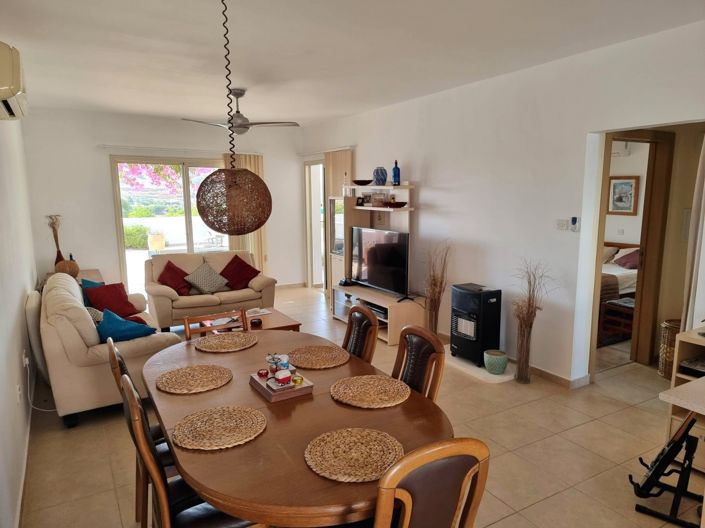 Image No.17-2 Bed Property for sale