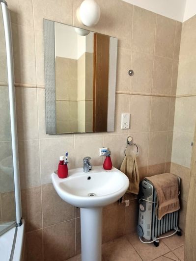 Image No.4-2 Bed Property for sale