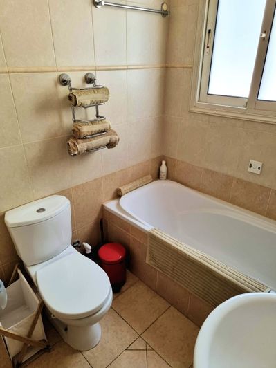 Image No.60-2 Bed Property for sale