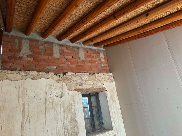 Image No.10-2 Bed Property for sale