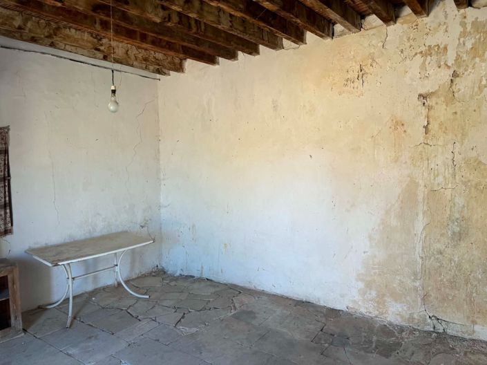 Image No.19-2 Bed Property for sale