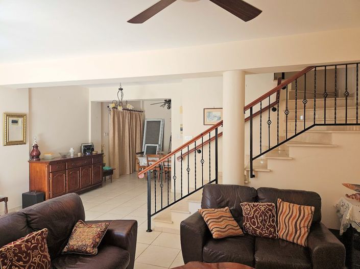 Image No.12-3 Bed Property for sale