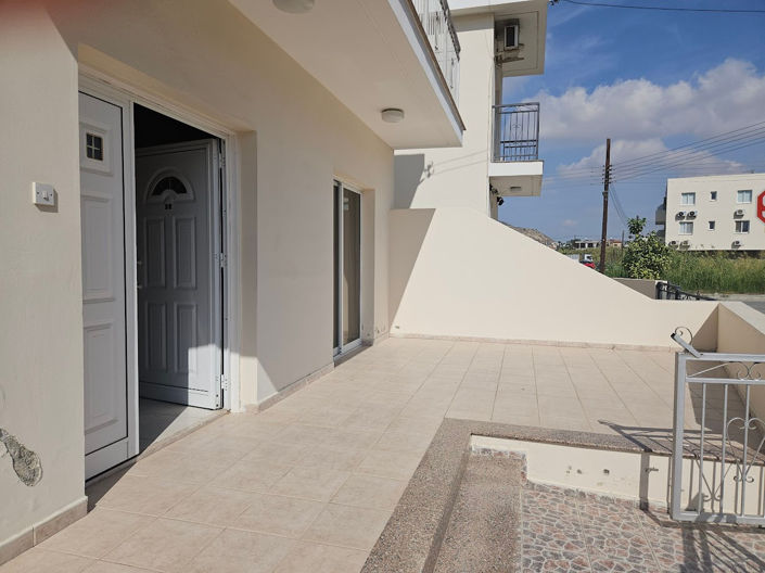 Image No.3-3 Bed Property for sale