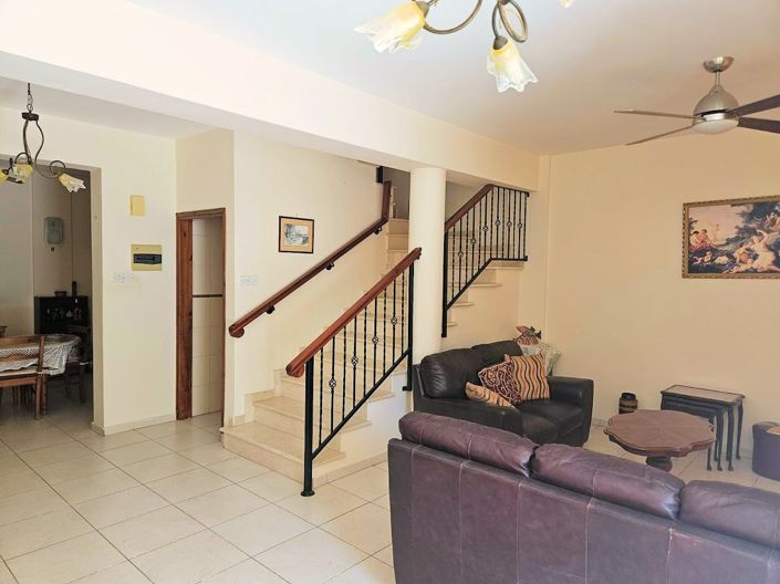 Image No.8-3 Bed Property for sale