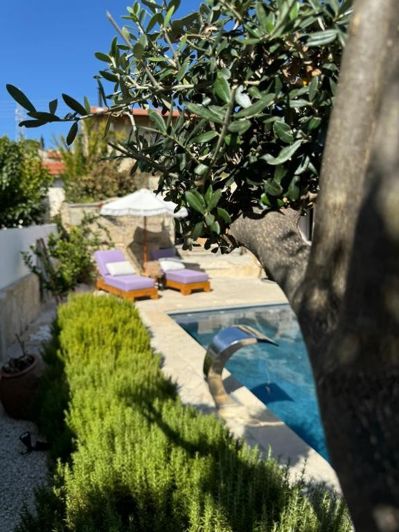 Image No.18-3 Bed Property for sale