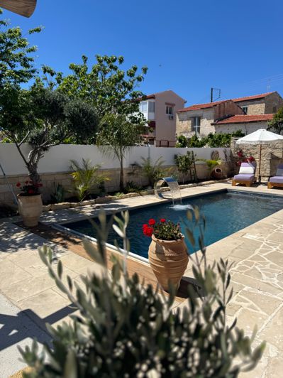 Image No.28-3 Bed Property for sale