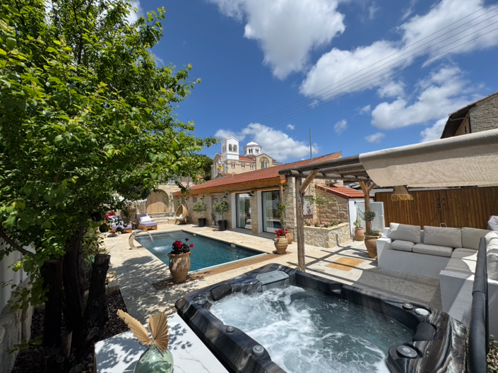 Image No.32-3 Bed Property for sale