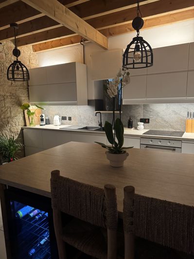 Image No.42-3 Bed Property for sale