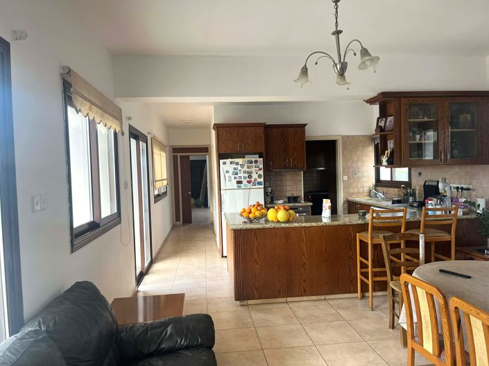 Image No.36-5 Bed Property for sale