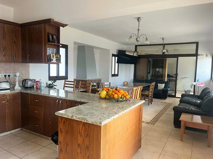 Image No.41-5 Bed Property for sale