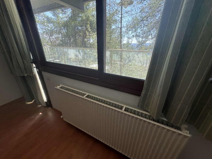 Image No.25-5 Bed Property for sale