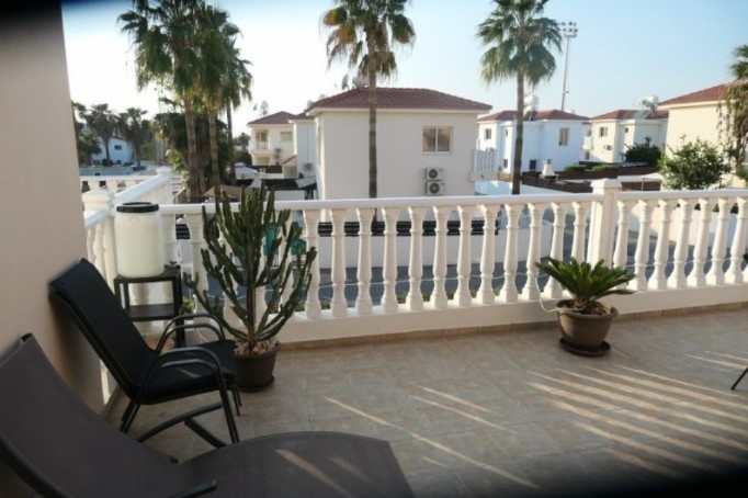 Image No.10-2 Bed Property for sale