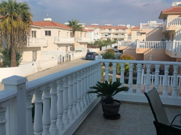 Image No.11-2 Bed Property for sale