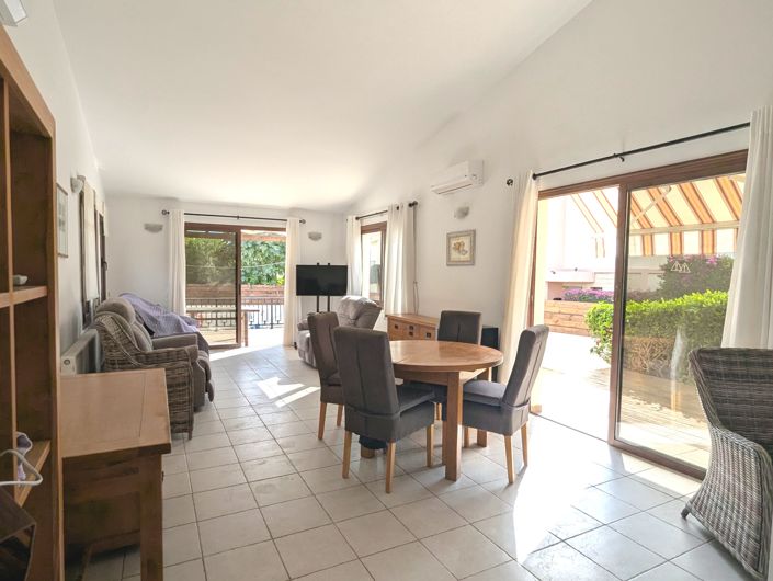 Image No.12-2 Bed Property for sale