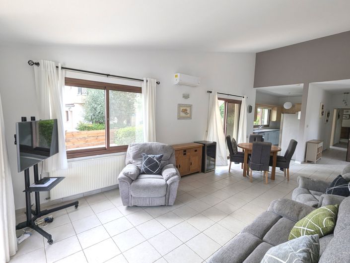 Image No.15-2 Bed Property for sale