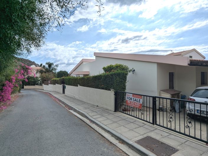 Image No.2-2 Bed Property for sale