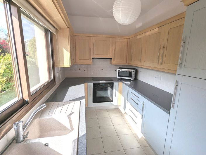 Image No.23-2 Bed Property for sale