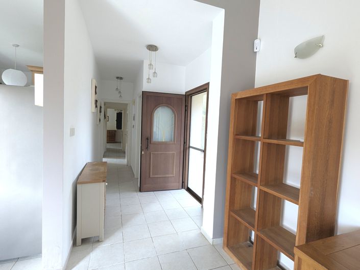 Image No.25-2 Bed Property for sale