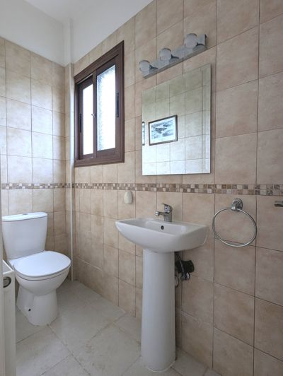 Image No.28-2 Bed Property for sale