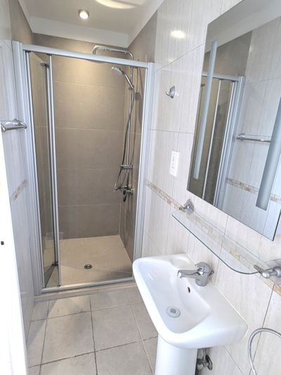 Image No.30-2 Bed Property for sale