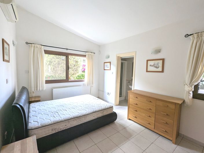 Image No.33-2 Bed Property for sale