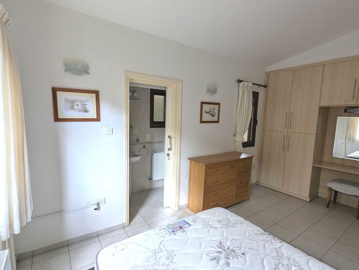 Image No.36-2 Bed Property for sale